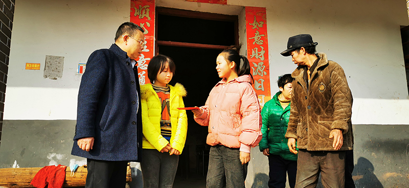 1613619055277065.jpg 左少懷走訪聯(lián)村幫扶對象(3).jpg